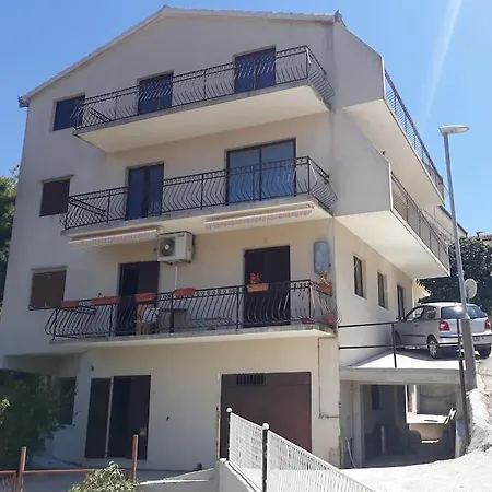 In Podstrana, 5 Km From Split Apartment